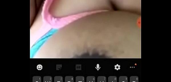 trendsVideollamada caliente con amiga me enseña sus tetas grandes